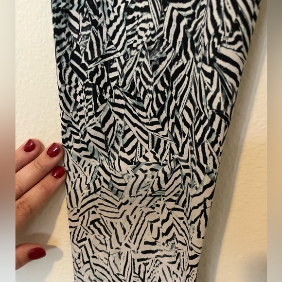 Lululemon Ombré Zebra Leggings - Picture 9 of 11